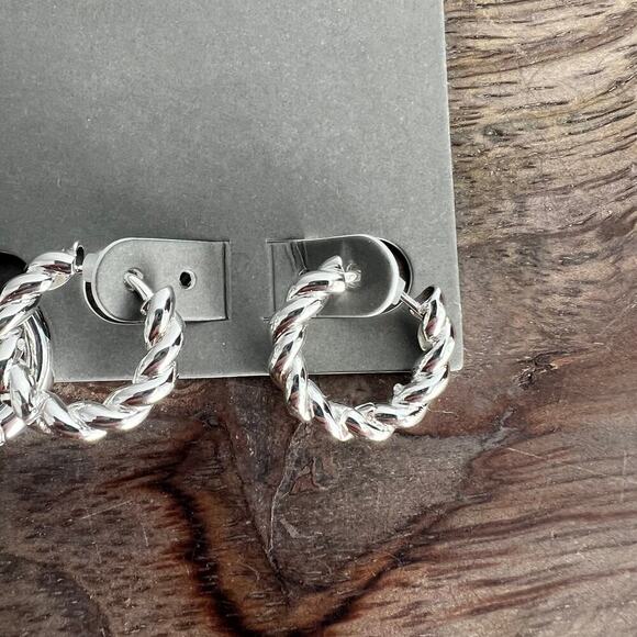 🍭6/$30 New Nordstrom Small Metallic Simple Silver Hoop Earring Set - Picture 3 of 5